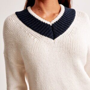 Abercrombie & Fitch Fleece Sweater